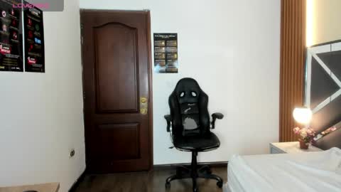 Ambar Ross online show from April 2026 02:00:02 PM