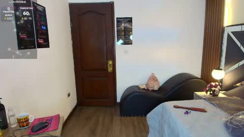 Snapshot of ambaross chatting on May 2026 01:52:01 PM Ambar Ross online show from May 2026 01:52:01 PM