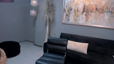 ambarowens online show from December 2025 04:40:01 AM