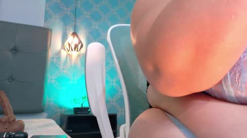 Snapshot of ambarroberts chatting on April 2026 01:28:01 PM Ambar online show from April 2026 01:28:01 PM