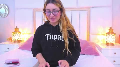 AmbarSantany  online show from March 2026 11:22:02 PM