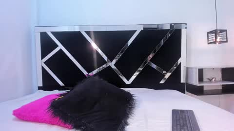   online show from February 2025 03:52:02 AM