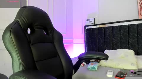 Snapshot of amber_18x chatting on November 2025 11:55:02 AM Cody amber online show from November 2025 11:55:02 AM