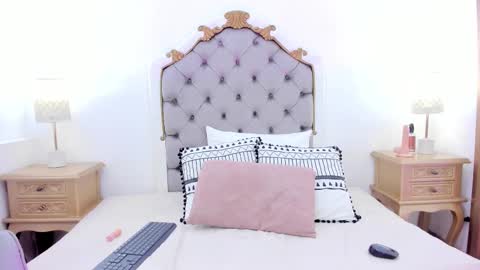 amber  ferrera online show from February 2026 08:18:02 PM