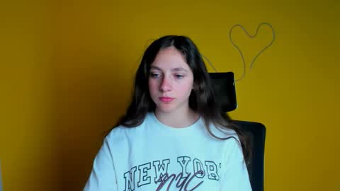Snapshot of amber__r chatting on May 2026 10:53:01 AM Amber online show from May 2026 10:53:01 AM