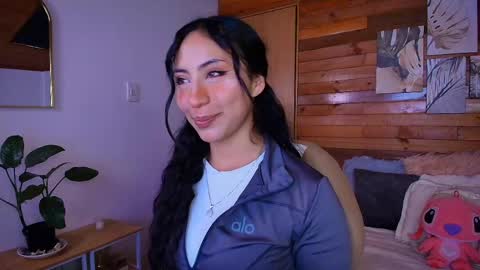 Snapshot of amber_curly chatting on April 2026 07:08:02 PM amber_curly online show from April 2026 07:08:02 PM