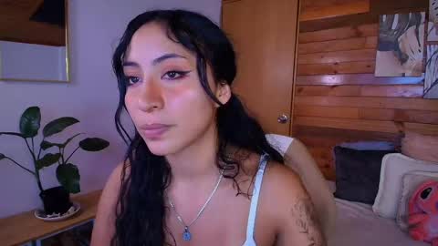 Snapshot of amber_curly chatting on April 2026 08:57:02 PM amber_curly online show from April 2026 08:57:02 PM