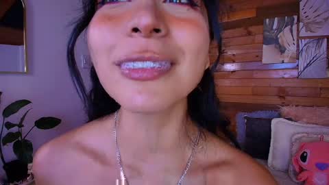 Snapshot of amber_curly chatting on May 2026 08:06:01 PM amber_curly online show from May 2026 08:06:01 PM
