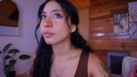 Snapshot of amber_curly chatting on May 2026 07:53:02 PM amber_curly online show from May 2026 07:53:02 PM