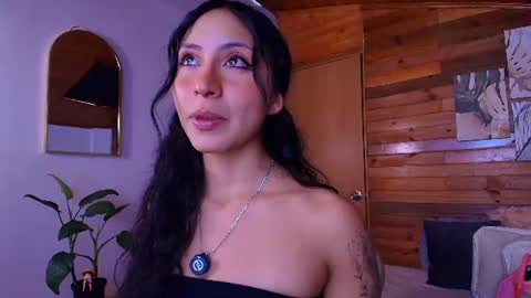 Snapshot of amber_curly chatting on July 2026 06:40:02 PM amber_curly online show from July 2026 06:40:02 PM