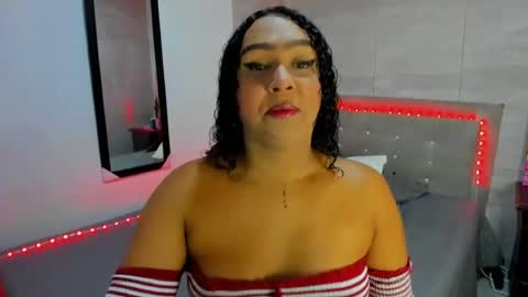 Snapshot of amber_lee20 chatting on August 2026 05:51:01 PM LUISA online show from August 2026 05:51:01 PM