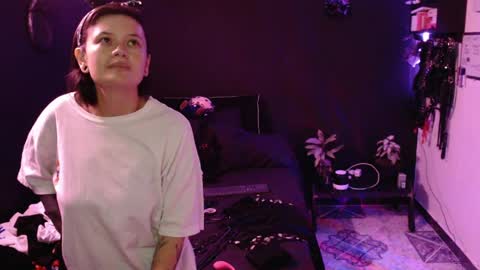 Snapshot of amber_rouss chatting on April 2026 02:28:01 AM ROUSS online show from April 2026 02:28:01 AM
