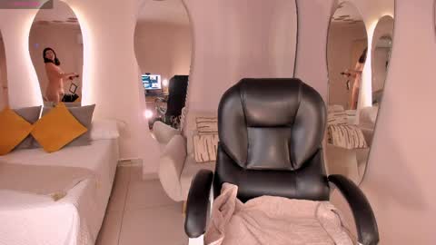 Amber  online show from April 2026 05:10:02 PM