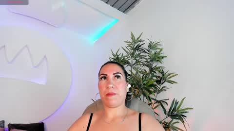 Amber online show from April 2026 11:04:01 AM