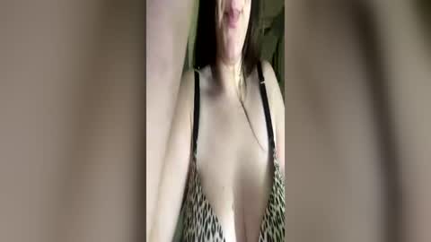amberkni online show from June 2026 07:38:01 AM