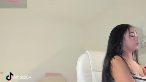 Amber online show from December 2025 12:24:02 PM