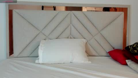 Snapshot of amberqueenx1 chatting on February 2026 12:11:01 PM amberqueenx1 online show from February 2026 12:11:01 PM