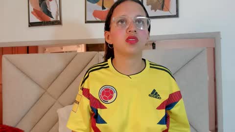 Snapshot of amberqueenx1 chatting on February 2026 12:20:02 PM amberqueenx1 online show from February 2026 12:20:02 PM