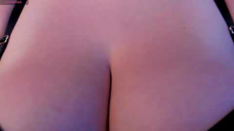 Snapshot of amberthomsonn chatting on June 2026 04:54:02 AM Amber online show from June 2026 04:54:02 AM