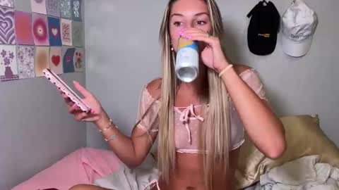 ambie bambi amber griz online show from May 2026 01:22:02 AM