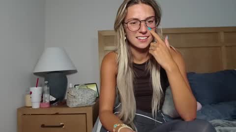 Snapshot of ambiebambiii chatting on July 2026 01:19:01 AM ambie bambi amber griz online show from July 2026 01:19:01 AM