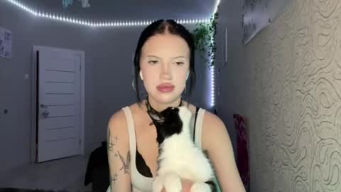 Alica online show from December 2025 05:09:02 PM