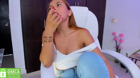 AMELIA online show from January 2025 10:41:02 PM