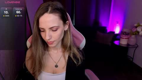amelia_meili online show from April 2026 01:31:01 PM