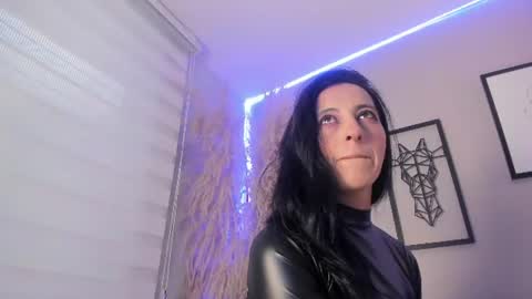    online show from June 2026 07:05:01 PM