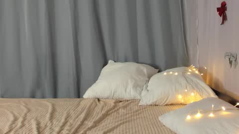 Anna online show from October 2025 02:47:02 AM