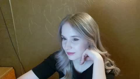 Amelia  online show from May 2026 07:01:02 PM