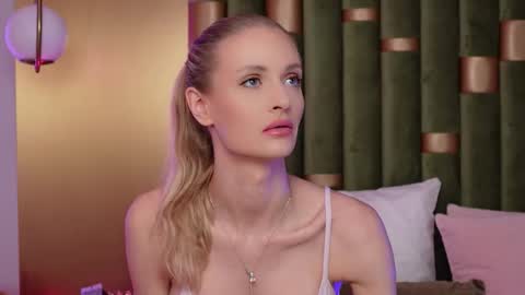 Amelia online show from December 2025 06:34:02 AM