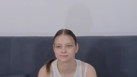 5th day here my name Jennie online show from February 2026 10:06:01 PM