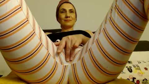 AME  or  Amelia online show from October 2025 11:02:02 PM