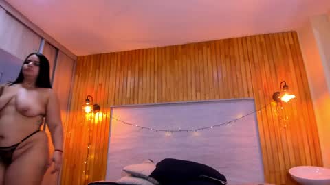 Snapshot of amelialeen7 chatting on December 2024 04:35:02 PM Daniela online show from December 2024 04:35:02 PM