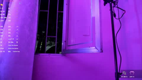 Snapshot of amelie_leigh chatting on February 2025 02:47:01 AM Alejandra online show from February 2025 02:47:01 AM