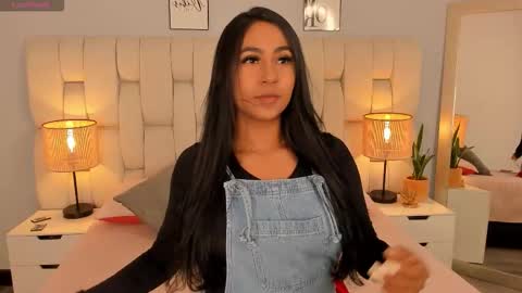 Amelie online show from October 2025 12:05:02 PM