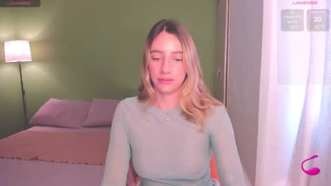 Snapshot of ameliegraham chatting on February 2025 02:10:01 PM Amelie Graham online show from February 2025 02:10:01 PM