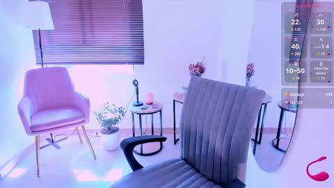 Amelie Graham online show from November 2025 02:28:01 PM