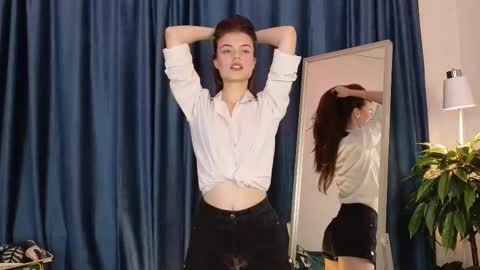 ameliloran_ online show from October 2025 04:26:01 AM