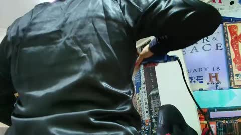 Amell Thomson online show from October 2025 11:31:02 AM