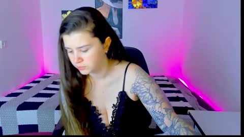 amellymillyy online show from November 2025 03:44:01 PM