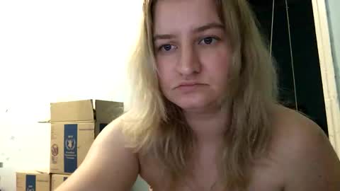 Snapshot of amely12 chatting on January 2025 04:22:01 PM amely12 online show from January 2025 04:22:01 PM