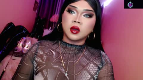 Snapshot of amiadoll chatting on May 2026 03:41:01 PM Queen Mireska online show from May 2026 03:41:01 PM