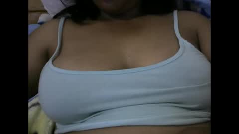 Snapshot of amichouu chatting on November 2025 10:45:02 PM amichouu online show from November 2025 10:45:02 PM