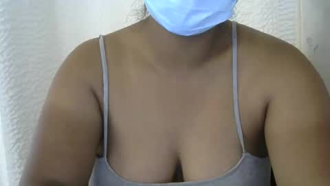 Snapshot of amichouu chatting on November 2025 11:02:01 AM amichouu online show from November 2025 11:02:01 AM