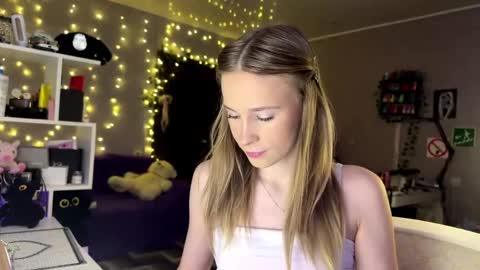 Snapshot of amily_sunray chatting on March 2026 01:51:01 PM Amily online show from March 2026 01:51:01 PM