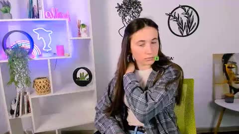 Snapshot of amina_chilli chatting on February 2026 06:06:01 AM amina_chilli online show from February 2026 06:06:01 AM