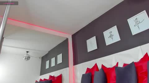 Amira Sanz online show from October 2025 02:12:01 AM