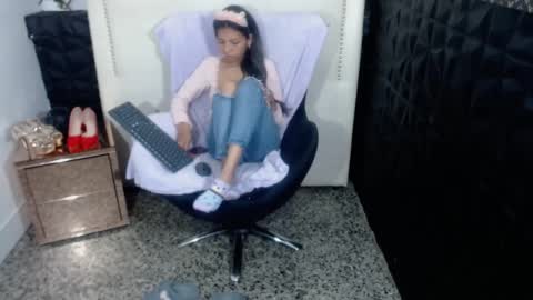 AMIRA online show from February 2025 01:47:02 PM